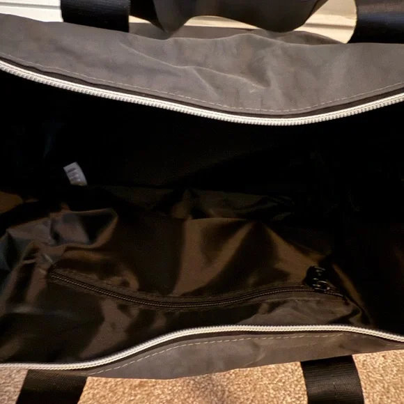 Biaggi Charcoal Travel Tote Bag- expanding and self storing - Picture 4 of 7